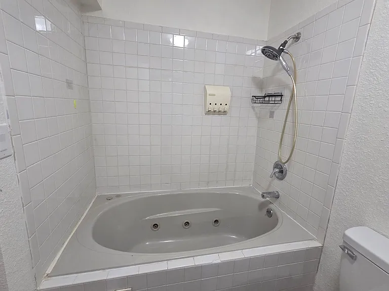 450 Plum Hollow Blvd — Photo 17