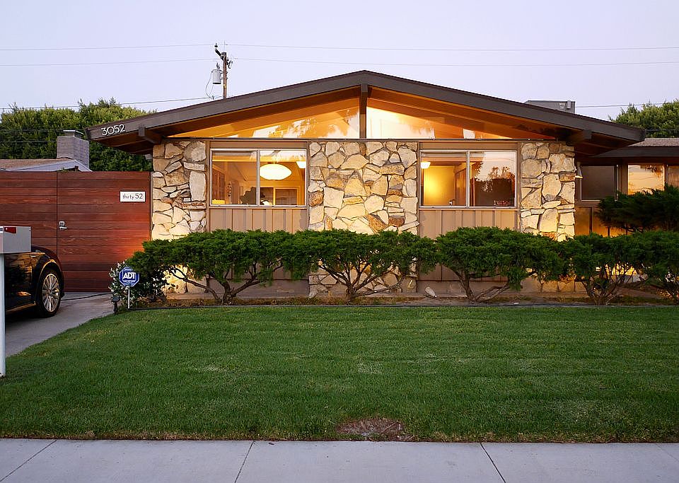 1st image of 3052 Kallin Ave