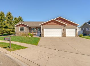 3741 High Meadows Cir, Bismarck, ND 58503