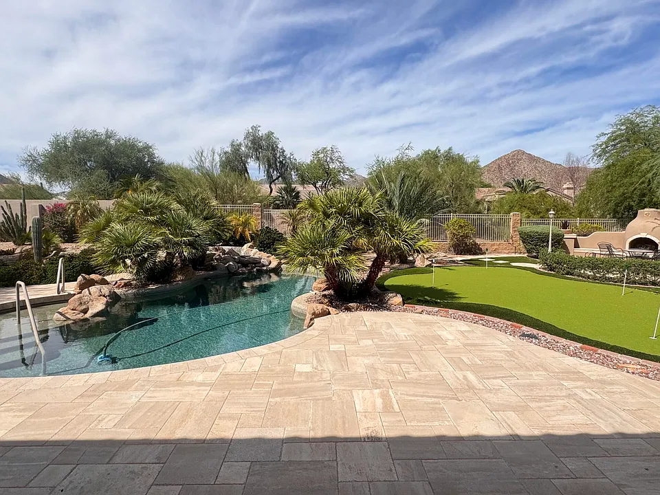 12838 E Altadena Dr
