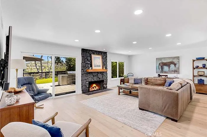 802 Avenida Presidio — Photo 8