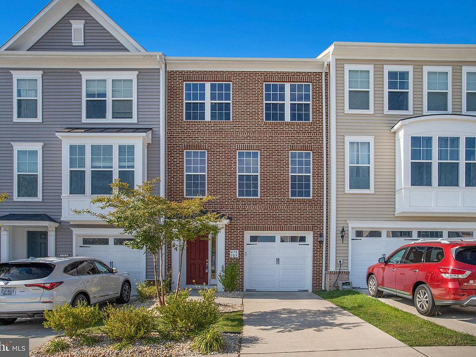 1st image of 438 Boxelder Dr #105