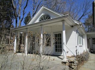 399 Round Hill Rd #A, Fairfield, CT 06824