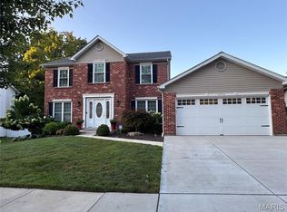 16554 Green Pines Dr, Ballwin, MO