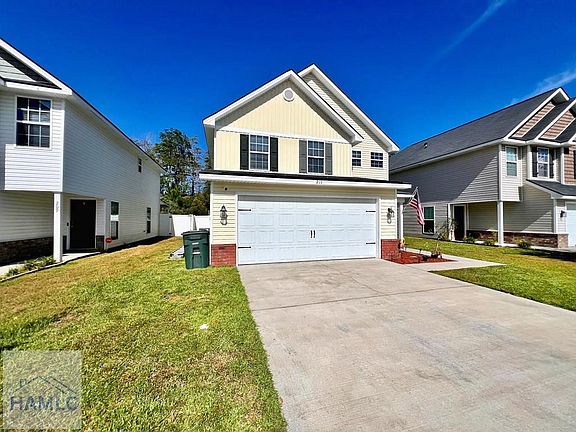2nd image of 211 Grandview Dr
