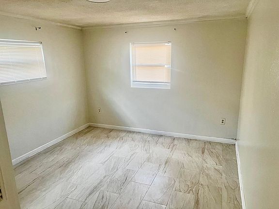 5th image of 2713 Castle Oak Ave