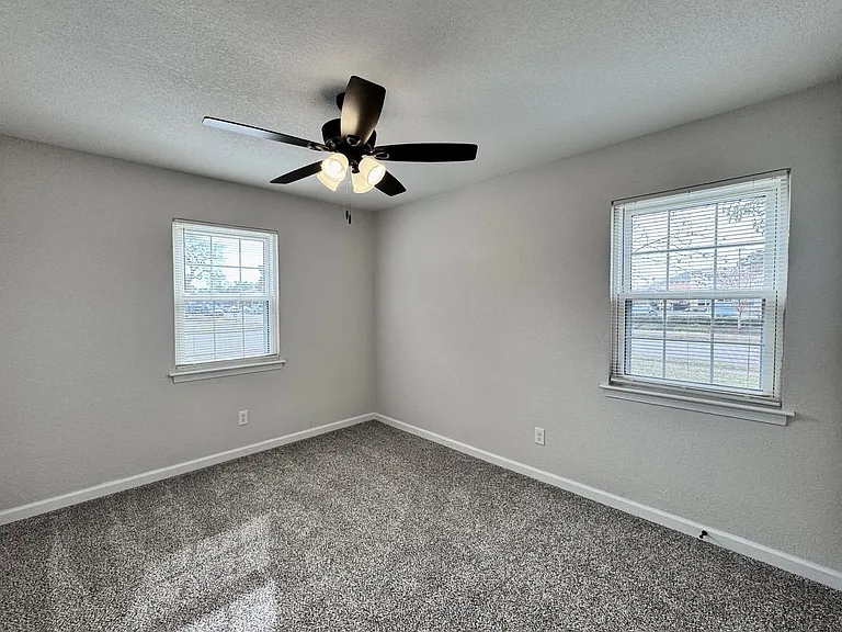 4512 Whitechapel Ct — Photo 35
