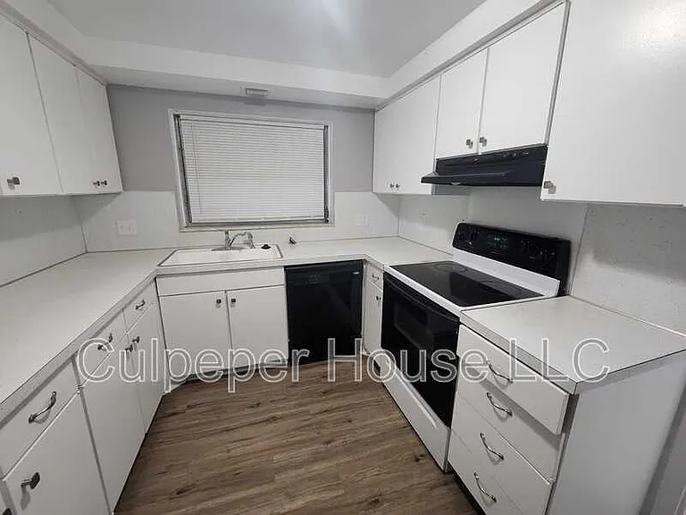 4102 Garden Estates Dr #4 — Photo 4