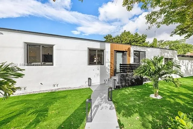 501 NW 46th St — Photo 16