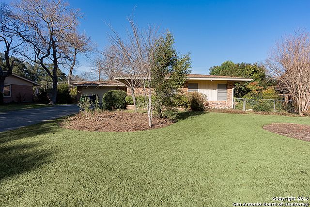 1st image of 219 Five Oaks Dr