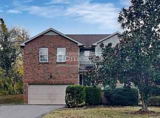 561 Hillside Ln, Gallatin, TN 37066