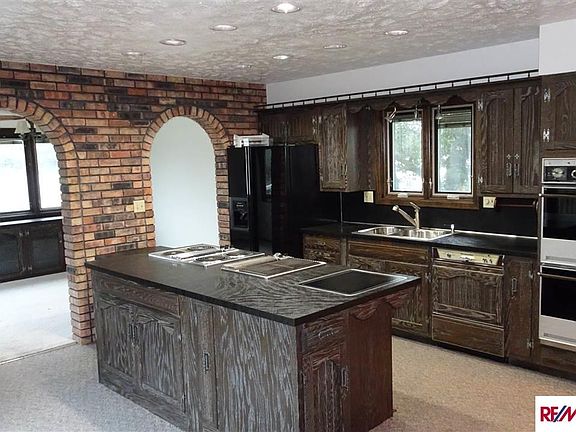 3rd image of 9406 Sterling Cir