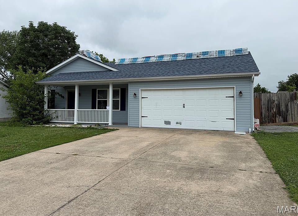 1st image of 557 Huntleigh Ct