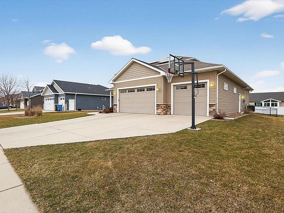 4th image of 673 Prairie Grass Rd