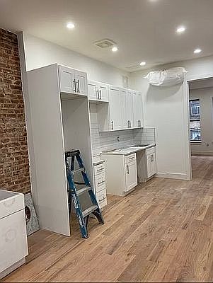 2nd image of 298 Rogers Ave #3