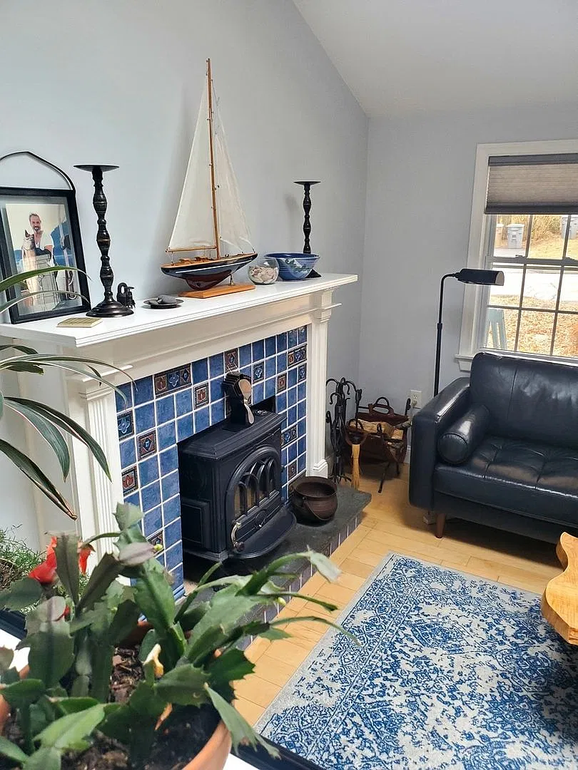 Charming 2BR House in Niantic — Photo 4