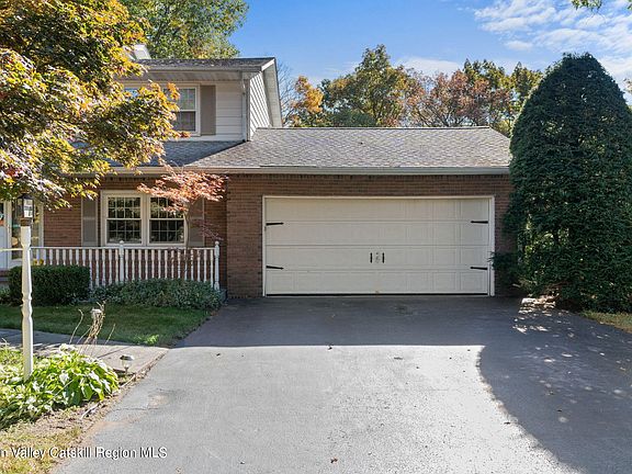 3rd image of 139 Fairway Drive