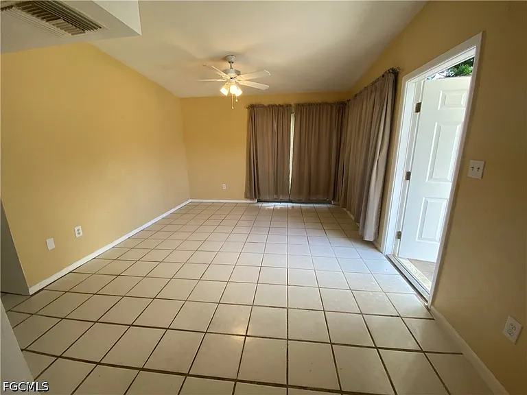 3243 C St — Photo 3