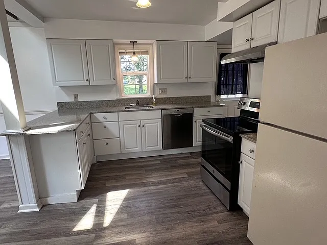4 bed, 1392 sqft, $2,800 — Photo 3