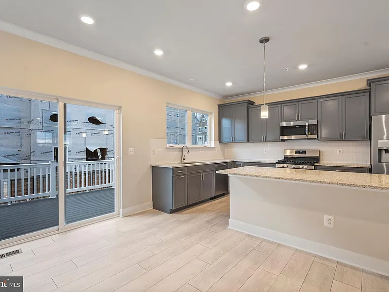 1421 Clingmans Dome Dr — Photo 18