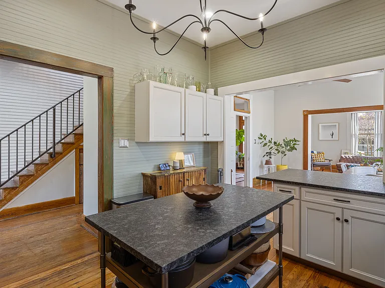 421 Spofford Ave — Photo 11