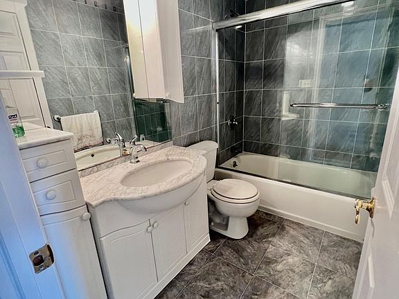 4th image of 186 Bay 47th St APT 2