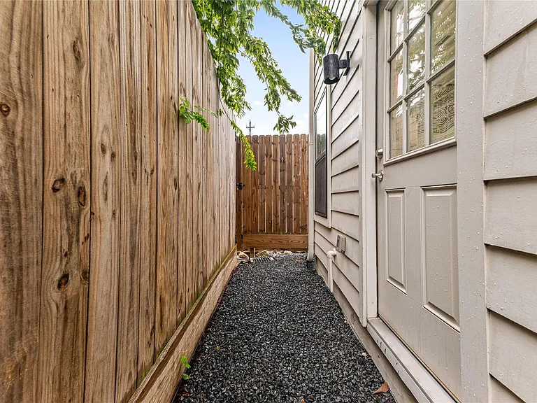 3334 Beverly Forest Dr — Photo 40
