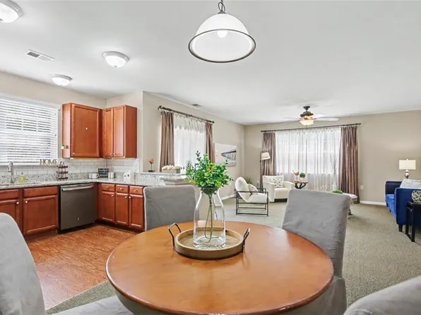 5300 Warminster Dr #101, Virginia Beach, VA 23455