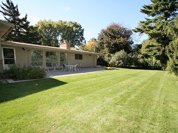 3rd image of 614 Bevan Dr E