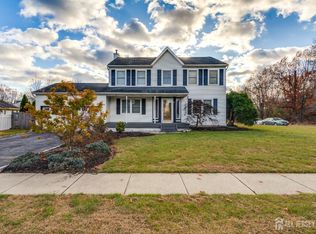 2 Cherry Blossom Dr W, Monroe Township, NJ 08831