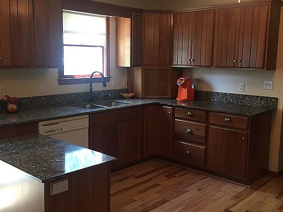 Kitchen - new quartz counter