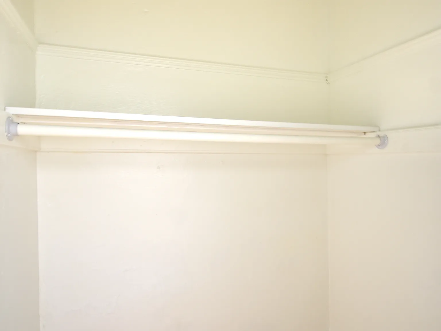 Studio, 285 sqft, $2,850 — Photo 3