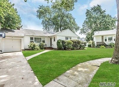 2nd image of 12 Cathy Ct