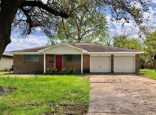 1913 19th Ave N, Texas City, TX 77590