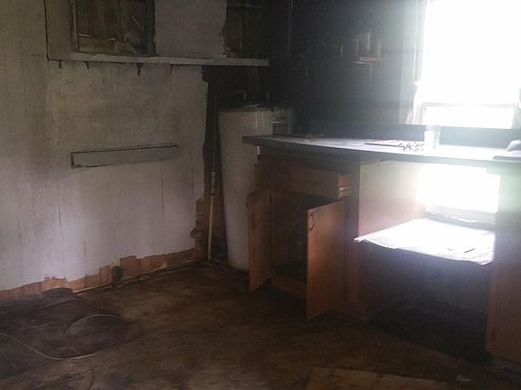 4th image of 1098 Wade Dr