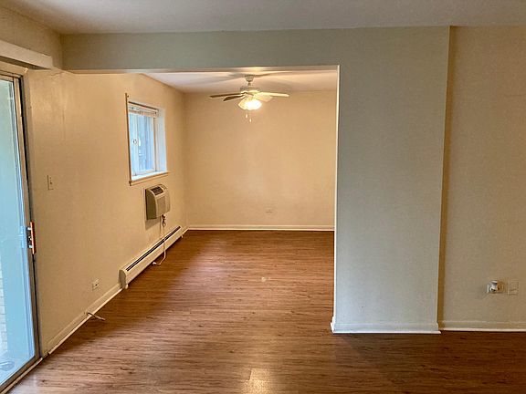 3rd image of 1640 W Sherwin Ave #11C