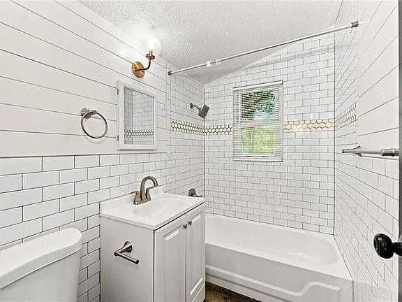 4th image of 8214 Ruskin Way