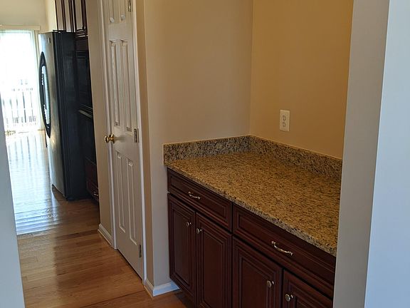 Butler pantry into kitchen