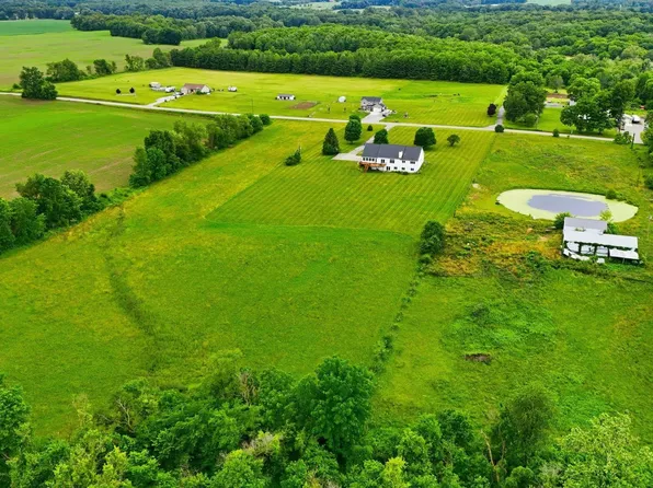 N 900 East Rd, Pierceton, IN 46562