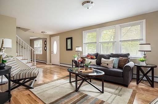 5th image of 8 Tanglewood Dr