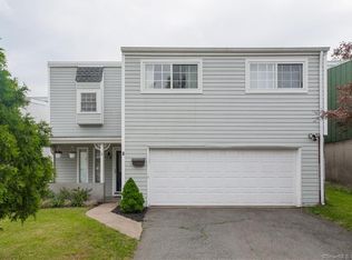 8 Afton Ter, Middletown, CT 06457