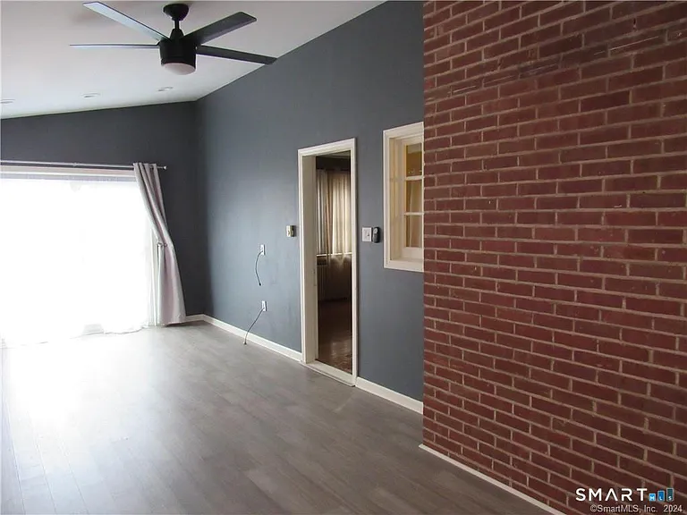 36 Rochford Ave — Photo 13