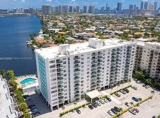 2841 NE 163rd St APT 912, North Miami Beach, FL 33160