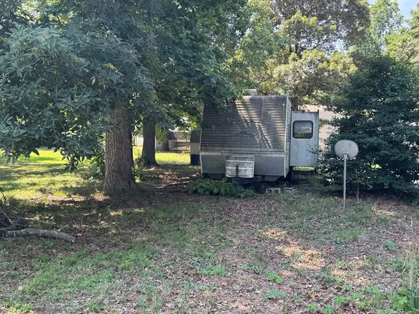 389 Swan Dr, Horntown, VA 23395