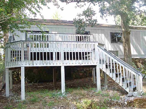 2nd image of 33 Hook Ln