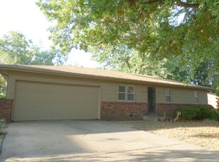 2322 E Swallow St, Springfield, MO 65804