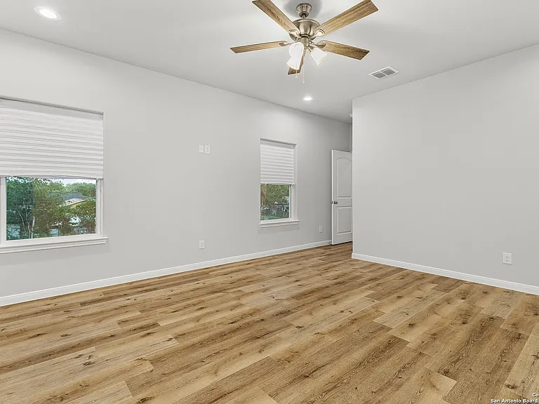 505 Linden Ave — Photo 31