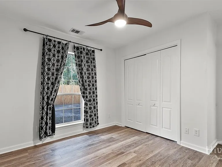 110 Saint Ives Way — Photo 21