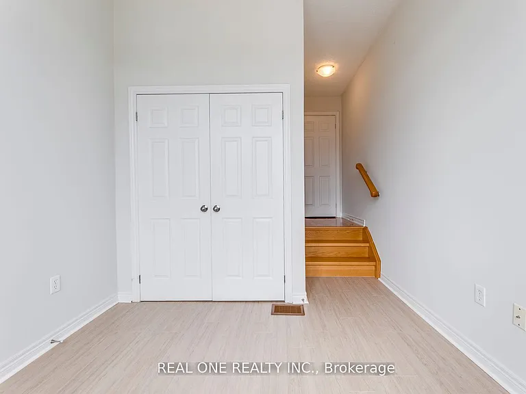 1263 Craigleith Rd — Photo 30