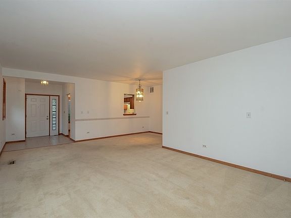 3rd image of 554 W Parkside Dr #14C2